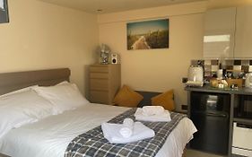 Auntie Bett'S - Cosy Double Ensuite Room With Mini Kitchen